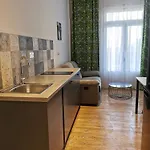 Unique Centre Apartament Nikozja